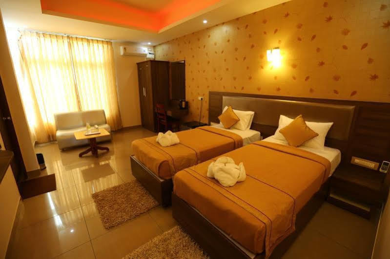 Hotel Victory Grand Attibele Exterior foto